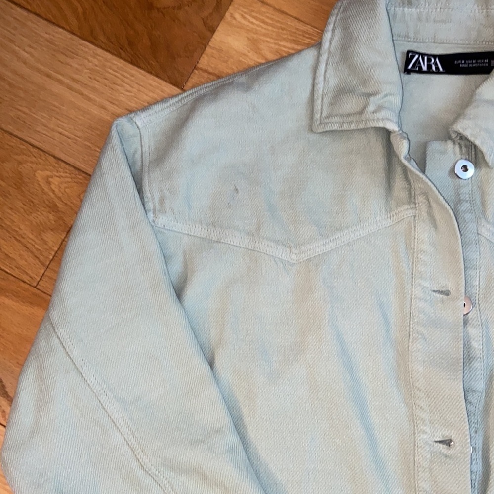 Zara button down shacket with pockets and frayed hem, lightweight, size M - Picture 4 of 9